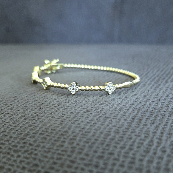 Gold💛 Hinged Cubic Zirconia💎 Flower🌸 Bracelet - NWT - Picture 14 of 16